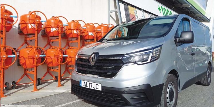 Renault Trafic Van – um aliado robusto para toda a obra