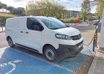 Opel Vívaro-e pioneiro nos comerciais elétricos