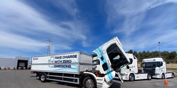 Volvo, Daimler e TRATON vão criar 1700 pontos de carregamento na Europa