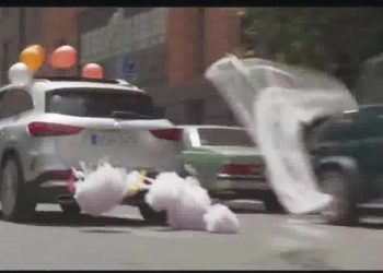 Mercedes-Benz Portugal com publicidade controversa