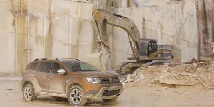 Dacia prospera num mercado automóvel em queda