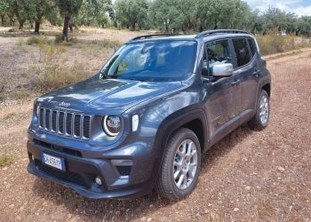 Jeep eletrifica a gama e ganha terreno