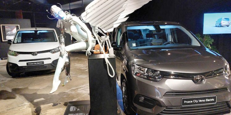 Toyota ProAce elétrica – voltar ao zero 25 anos depois