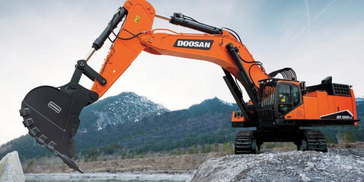 Doosan com a maior escavadora de rastos