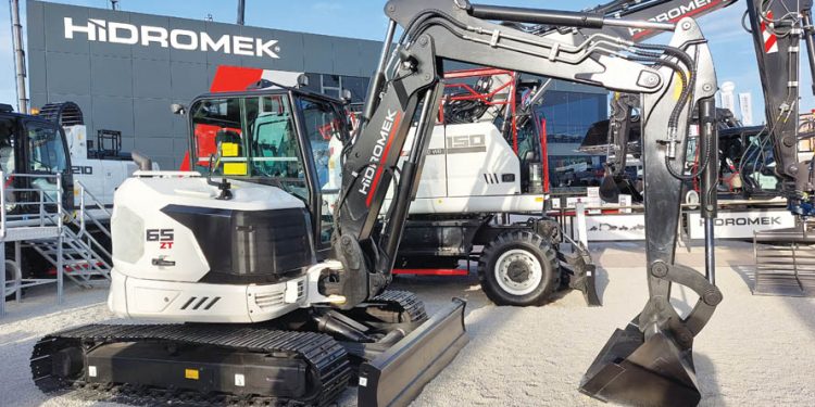 Hidromek – operações à distância