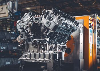 Bentley termina com o icónico 12 cilindros