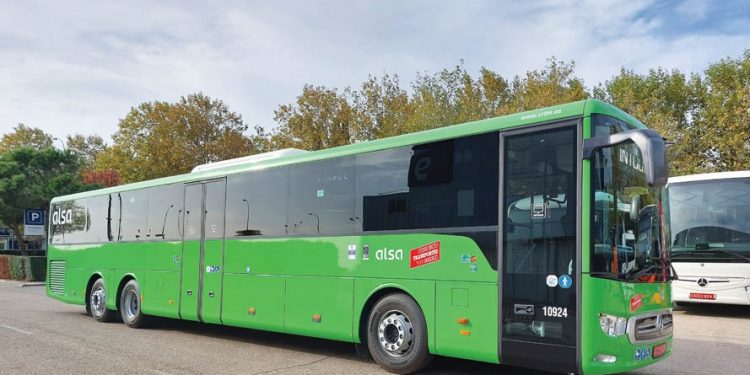 Teste do Intouro L: inauguração da plataforma da Mercedes-Benz