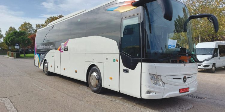 Mercedes-Benz Tourismo: seguro, económico e funcional