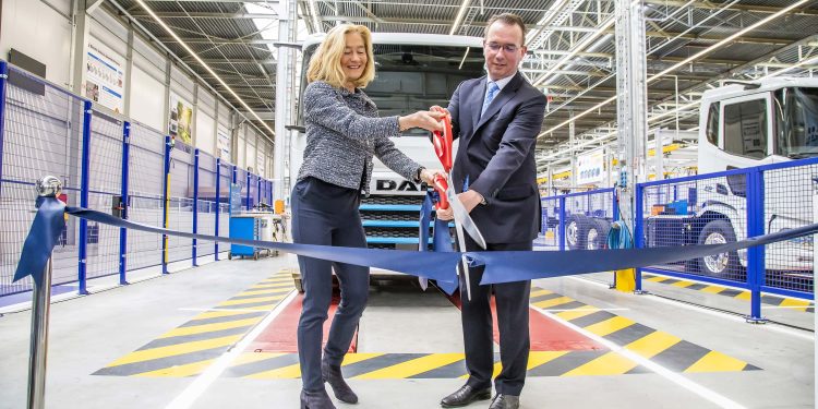 Nova fábrica de camiões elétricos DAF oficialmente inaugurada
