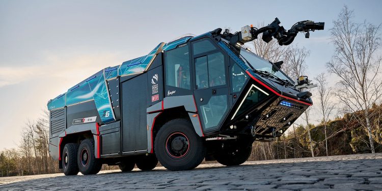 Motor híbrido Scania em carro de bombeiros do aeroporto