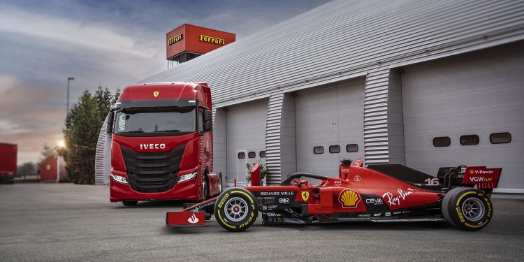 IVECO fornece dois IVECO S-WAY à Scuderia Ferrari