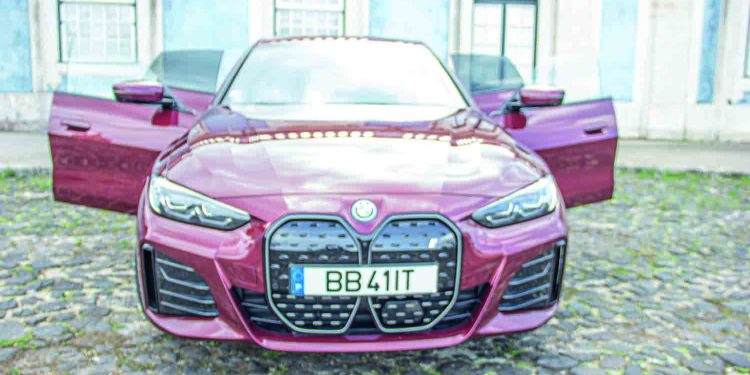 BMW i4 eDrive35: um elétrico com estilo único