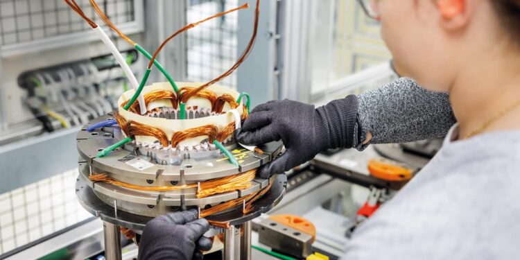 Valeo e Renault desenvolvem novo motor elétrico
