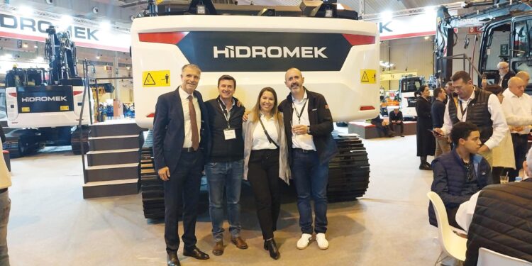 Hidromek realça retroescavadora da Série K4 