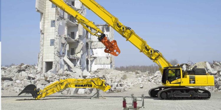 Komatsu disponibiliza a mudança na demolição com a Cimertex