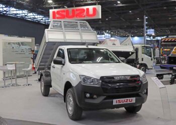 Isuzu com motores por dentro e por fora da Intermat