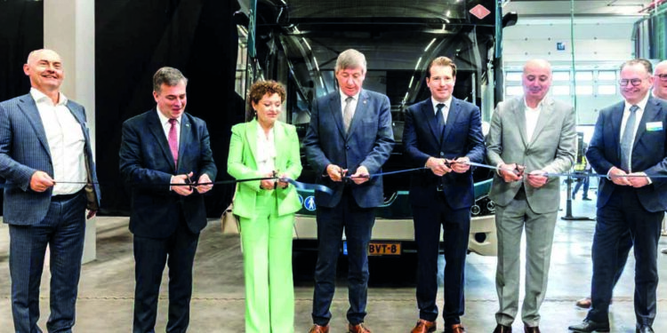 Autocarros: Van Holl sucumbe e VDL tenta reerguer