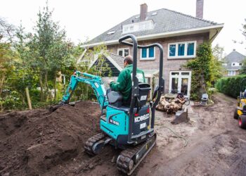 Kobelco com gama específica para jardinagem e paisagismo