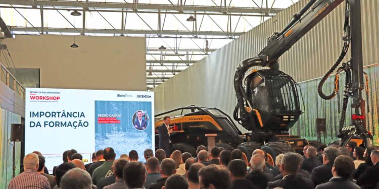 Ascendum Máquinas concluiu com sucesso a formação de operadores florestais