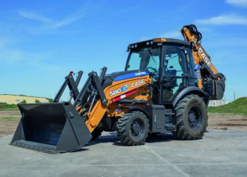 CASE lançou primeira retroescavadora 100% elétrica do mercado