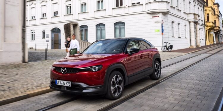 Allianz e Mazda parceria para assistência em viagem