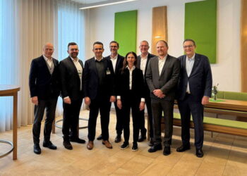 SENNEBOGEN amplia a parceria com os motores DEUTZ