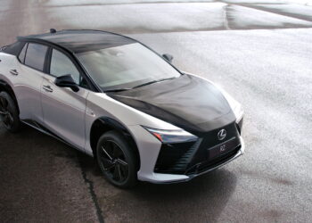 LEXUS RZ: previsto para o final de 2025