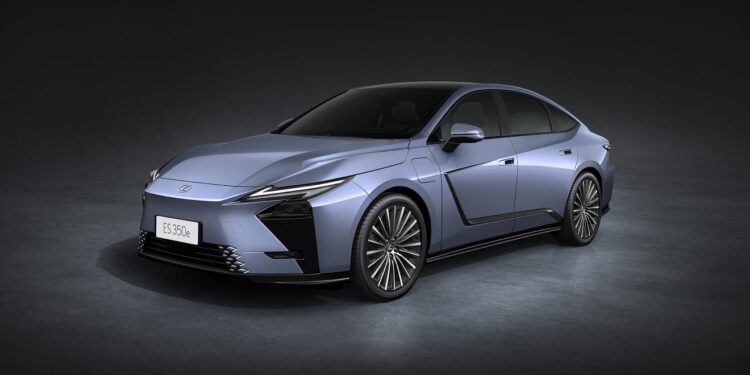 Nova geração LEXUS ES promete luxo e elegância