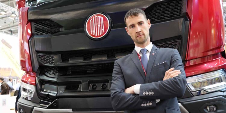 Tatra Trucks – modelo Phoenix com foco na construção