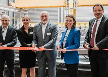 Kögel inaugura moderna unidade de produção