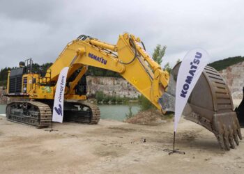 Komatsu – 1ª escavadora de 95 toneladas em Portugal