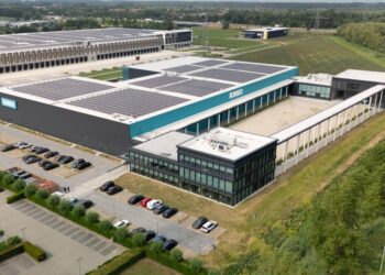 Kobelco com nova sede e centro de demonstrações na Europa