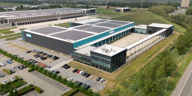 Kobelco com nova sede e centro de demonstrações na Europa