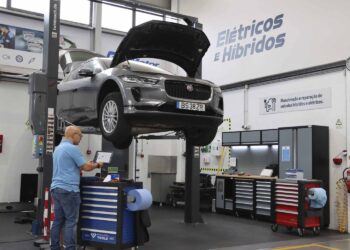 FLS Motor – reparação segura de veículos 100% elétricos