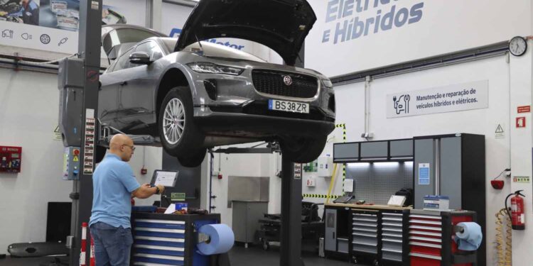 FLS Motor – reparação segura de veículos 100% elétricos