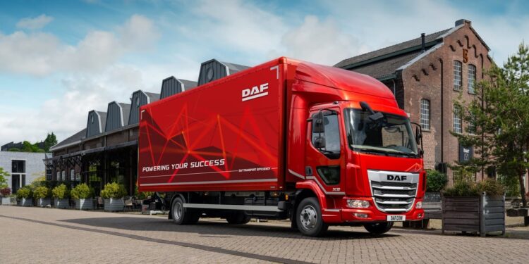 A DAF apresenta série XB com carroçarias PACCAR de fábrica