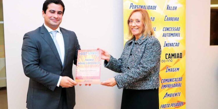 Francisco Oliveira vence Prémio Novas Lideranças 2025