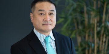 Takemichi Hirakawa Diretor-Geral e Diretor da Divisão de Escavadoras da Kobelco Construction Machinery Europe