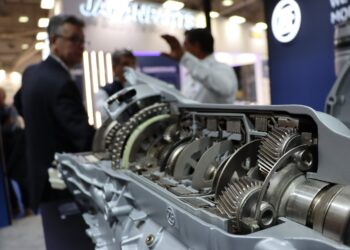 Transmissões reconstruídas ZF: qualidade OE, entrega em 7 dias