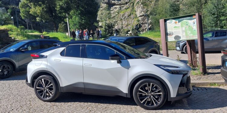 Pneu GEOLANDAR da Yokohama no novo C-HR da Toyota