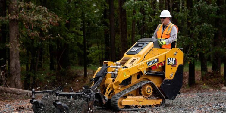 Caterpillar com nova pá-carregadora compacta