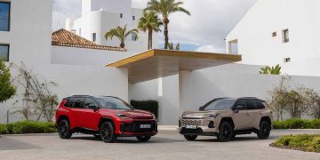 Toyota RAV4 Plug-in Hybrid na dianteira do segmento