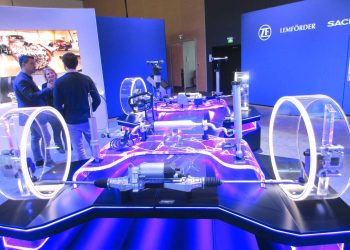 ZF reforça estratégia de manter, reparar e substituir