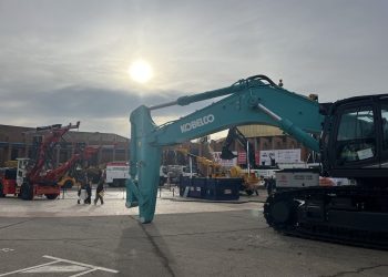 KOBELCO – escavadora de grande porte na MMH 2026